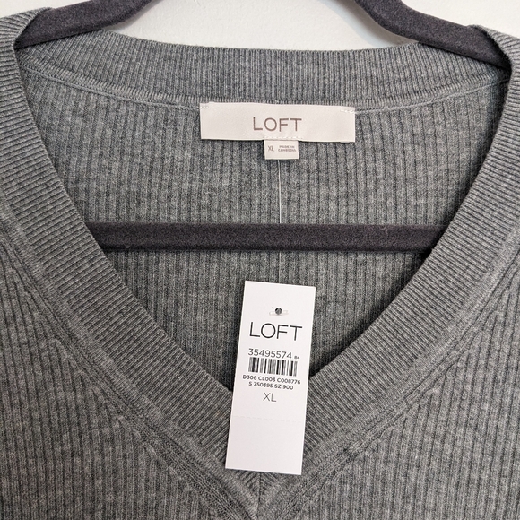 LOFT Puff Sleeve V-Neck Sweater - Picture 5 of 7